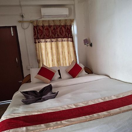 Hotel Shiva'S Dream Sauraha Zewnętrze zdjęcie