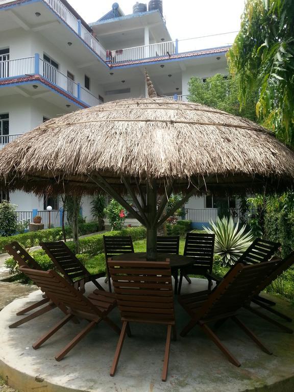 Hotel Shiva'S Dream Sauraha Zewnętrze zdjęcie