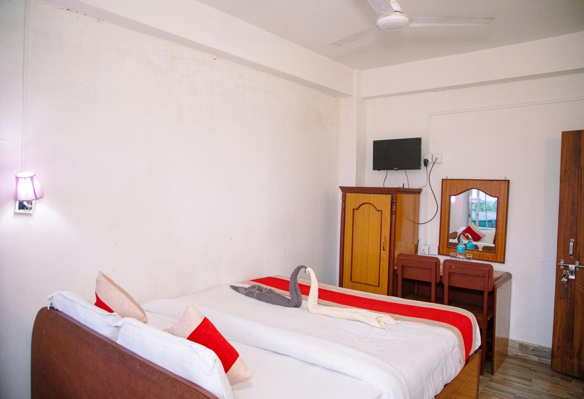 Hotel Shiva'S Dream Sauraha Zewnętrze zdjęcie